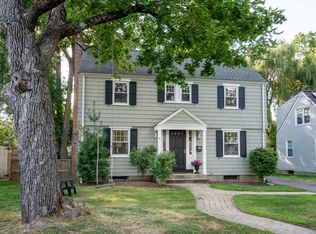 5 Farnham Rd, West Hartford, CT 06119