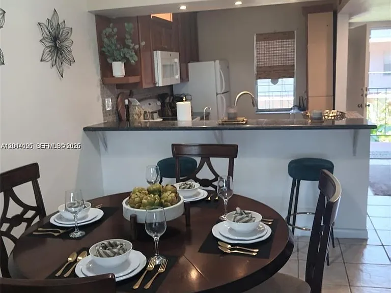 2821 Somerset Dr #312 — Photo 1