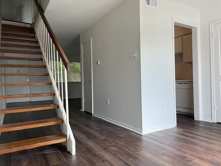 872 Arlington Ave #12 — Photo 13