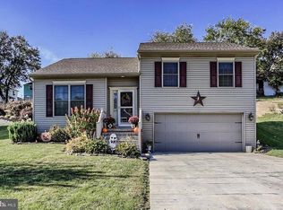 208 Crown Ct, Waynesboro, PA 17268