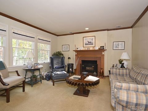 5th image of 11 Robinhood Ln