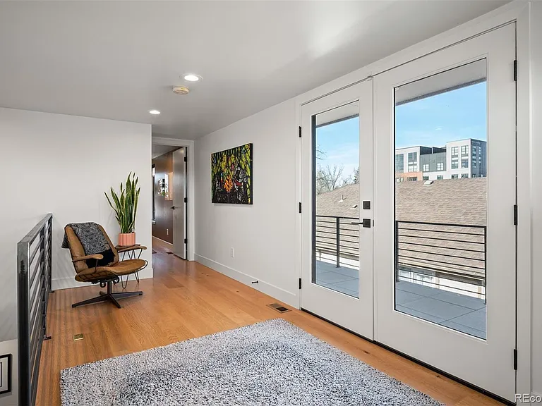 2427 S Race St — Photo 23