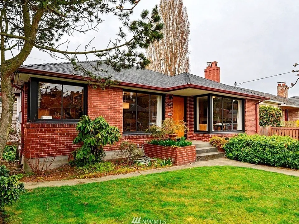 2627 32nd Ave W