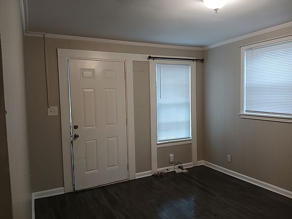 4th image of 1924 Batts Ln #D