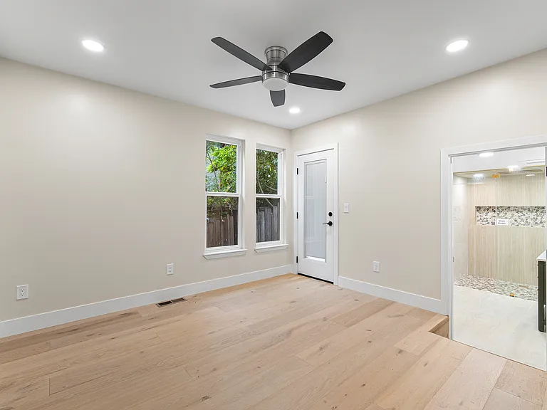 483 Boynton Ave — Photo 14