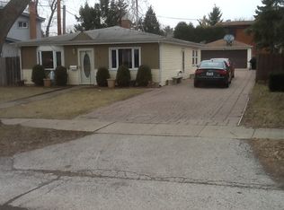 316 Woodlawn Dr, Mundelein, IL