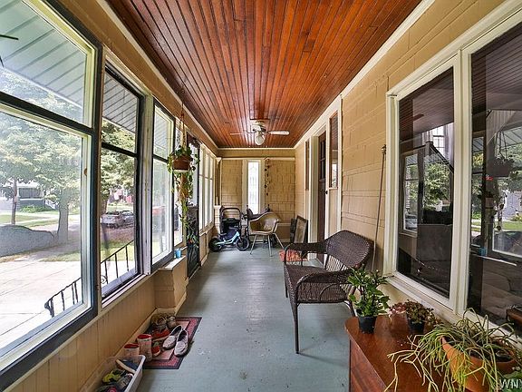 4th image of 129 Como Ave