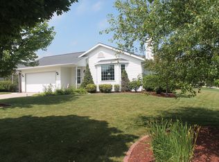 2606 Grey Fox Ct, Sheboygan, WI 53081