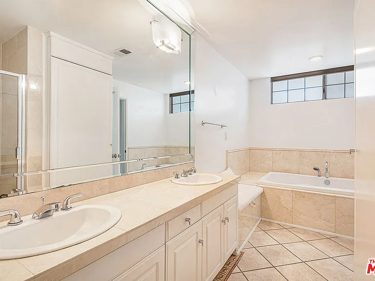 315 N Swall Dr #303 — Photo 15