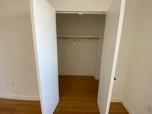 Rented by Zjama Realty Corp | media 6