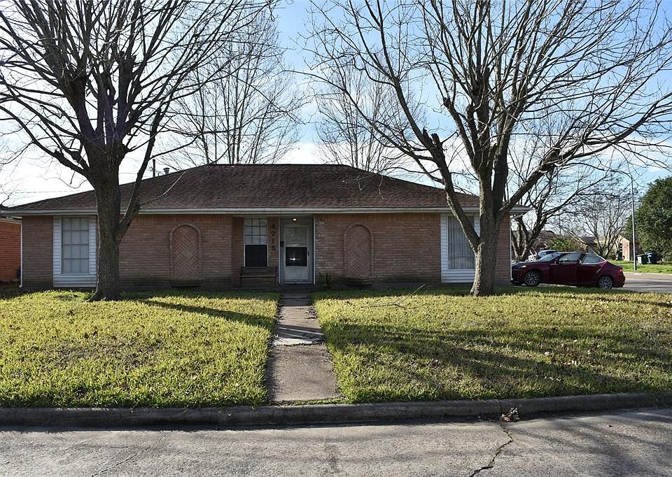 1st image of 4715 Brookfield Dr