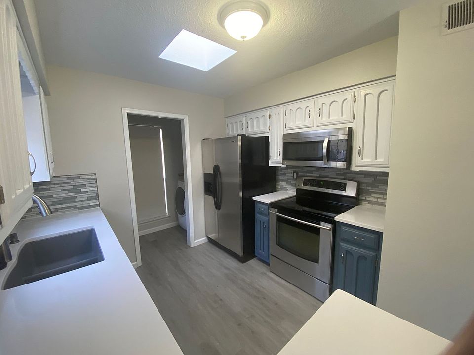 1st image of 6924 Black Pine Pl NE