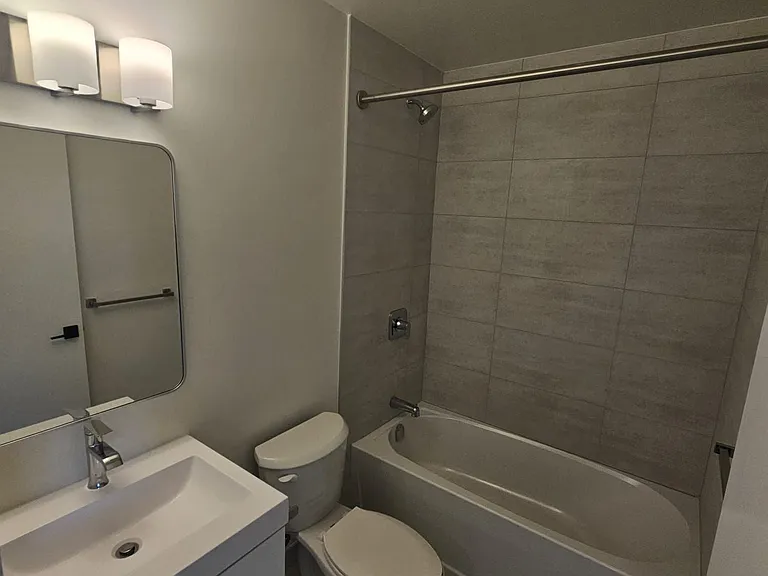 33 Erie Ave #610 — Photo 13