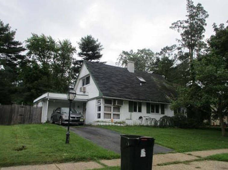 2nd image of 106 Sheffield Dr