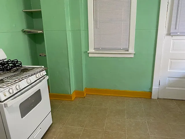 partial kitchen