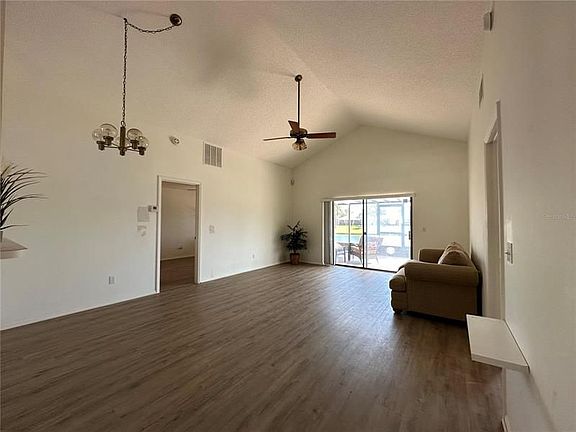3rd image of 2647 Horseshoe Bay Dr