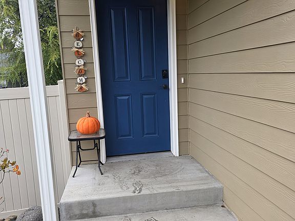 2nd image of 9306 N Mountain Ln #9306
