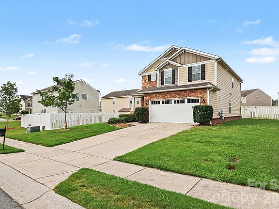 3rd image of 1003 Garden Web Rd