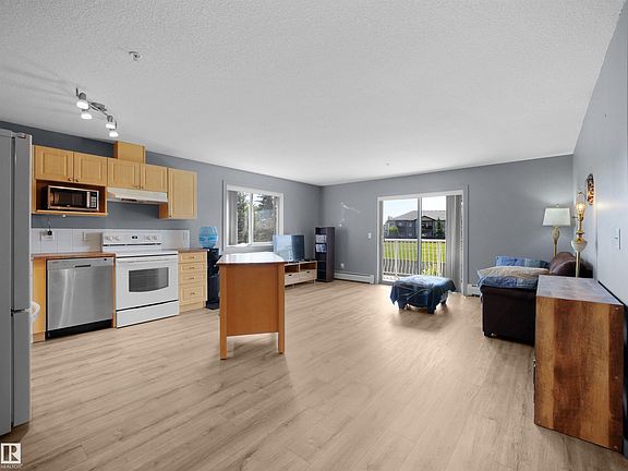 4th image of 240 Spruce Ridge Rd #217