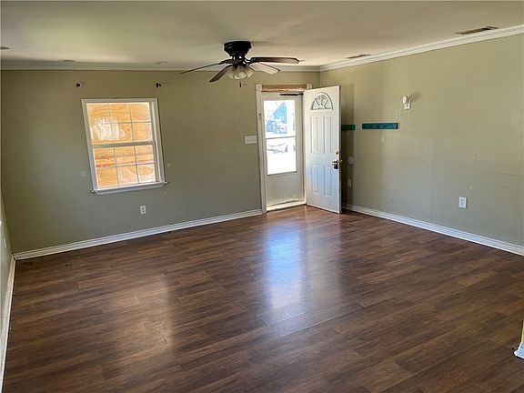 2nd image of 123 Burnet St
