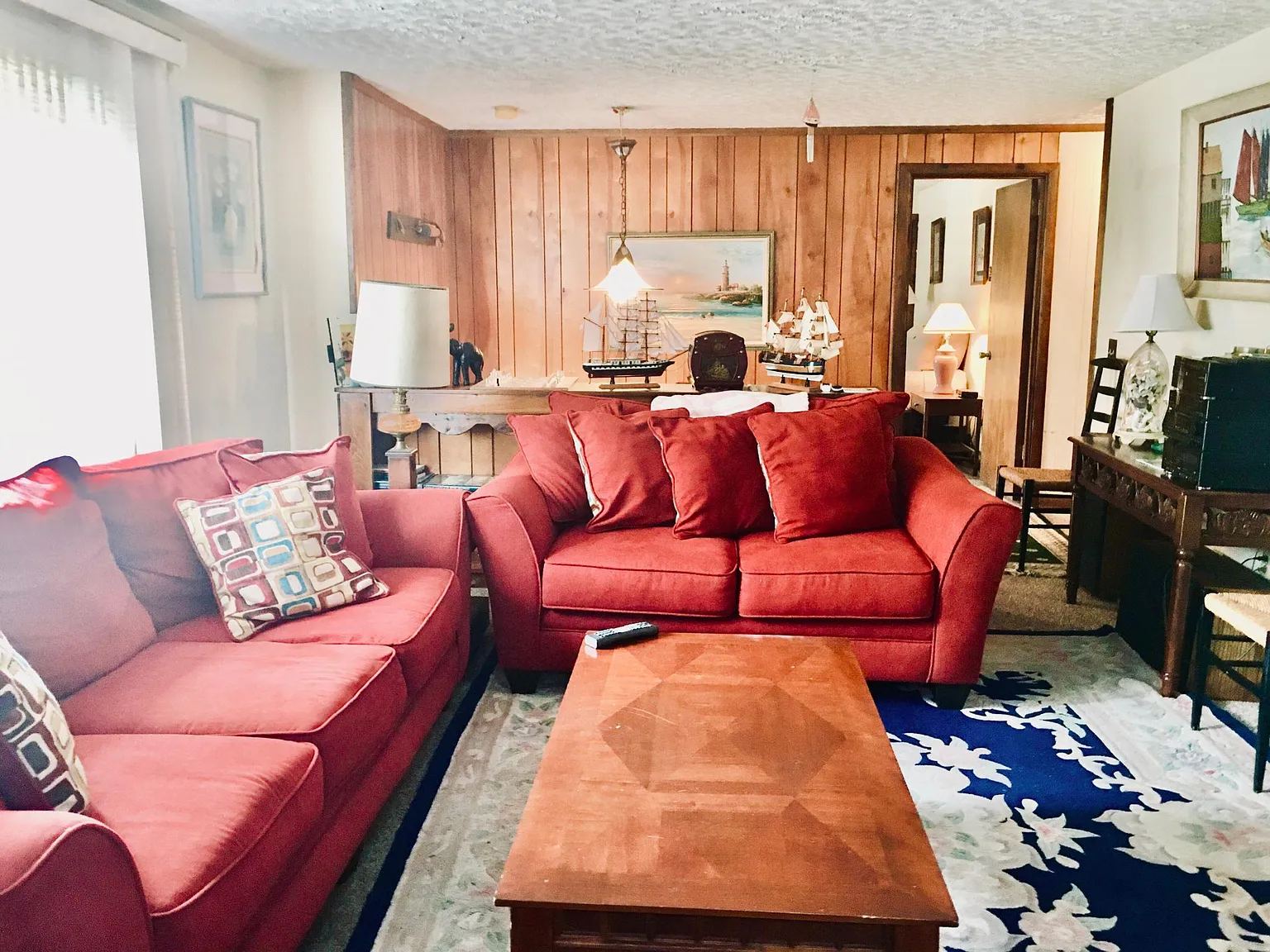 24 Continental Dr — Photo 2