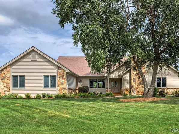 110 Glendalough Ln, Weldon Spring, MO 63304