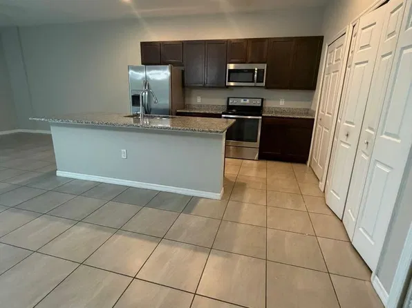 402 SW 3rd Ct, Cape Coral, FL 33991
