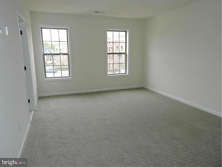 43112 India Wharf Sq — Photo 12