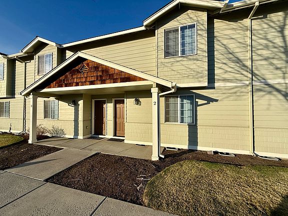 2nd image of 2561 NW Cedar Ave Unit 2