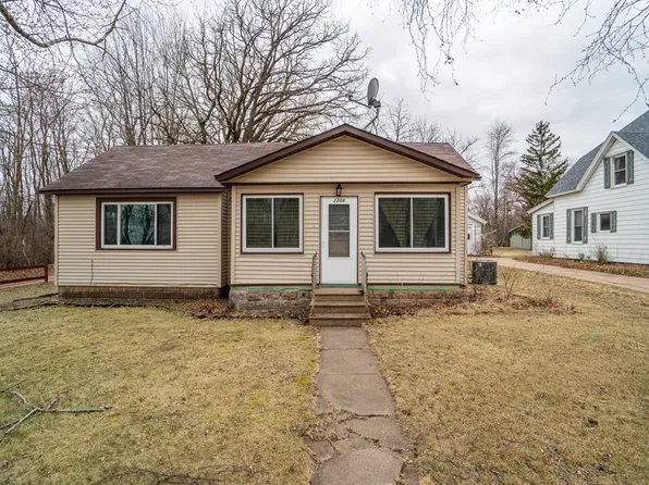 2208 5th Street, Eau Claire, WI 54703