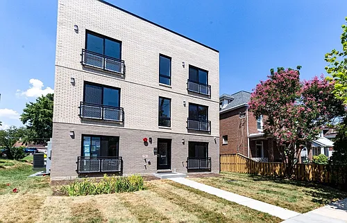 1904 Irving St NE Photo 1