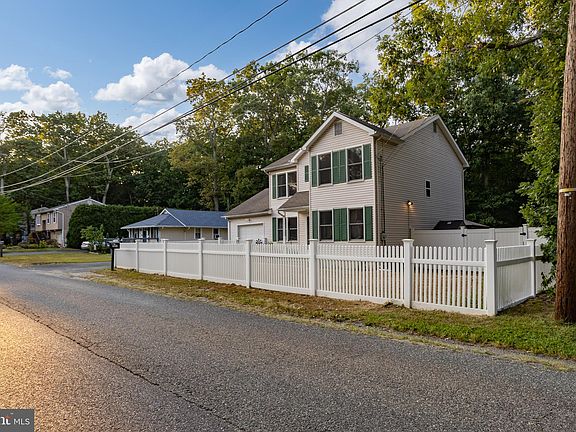 3rd image of 502 Pemberton Blvd