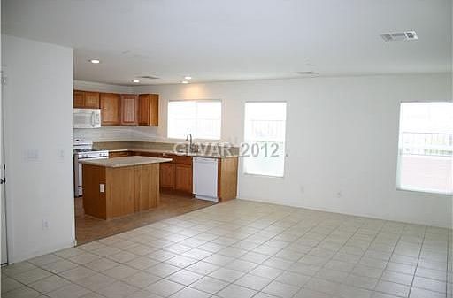 3rd image of 590 Swiss Cottage Ave