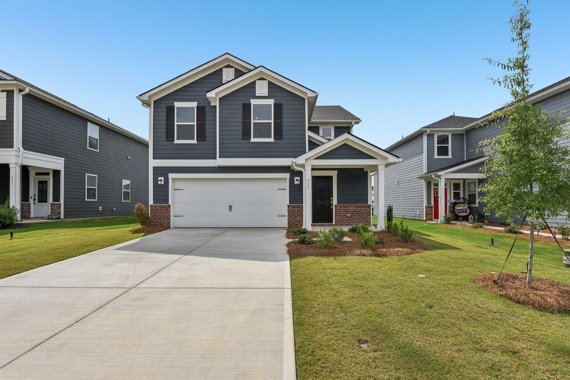 Roxanna Ln-S2606-001.jpg