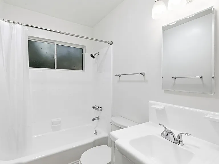 1015 S Westgate Ave — Photo 25