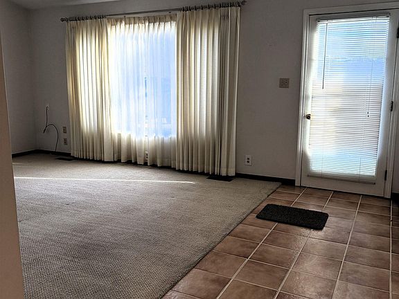 4th image of 294 W Landing Ter