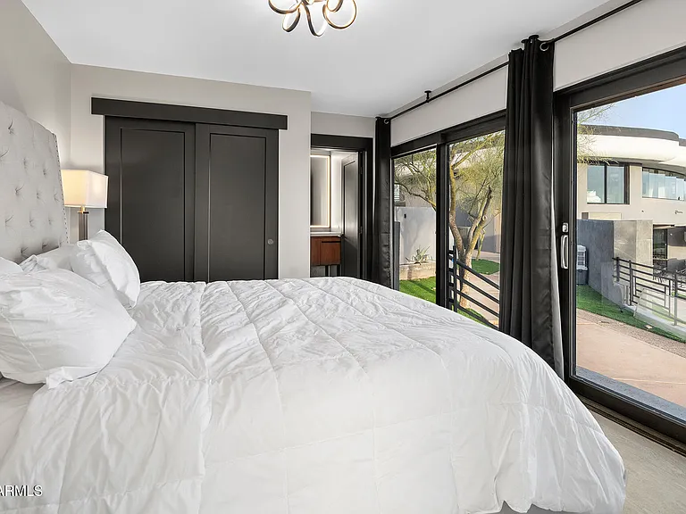 3282 E Palo Verde Dr — Photo 109