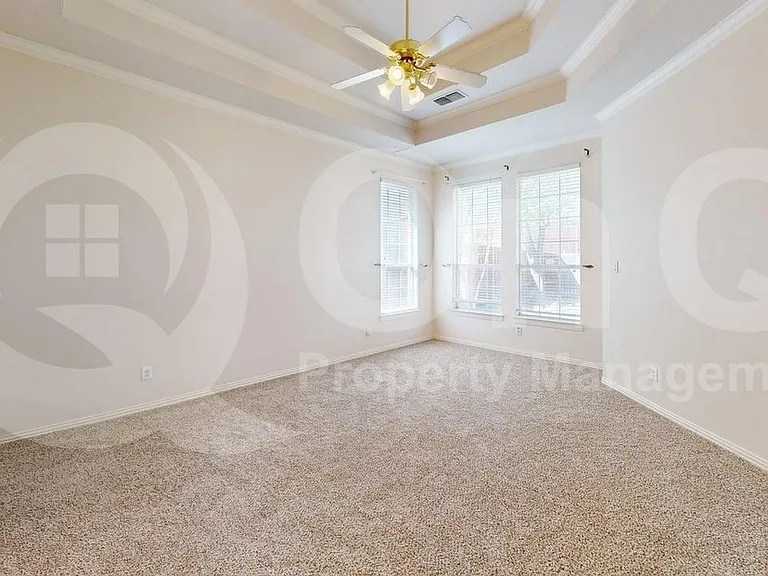 4513 Saint James Dr — Photo 22