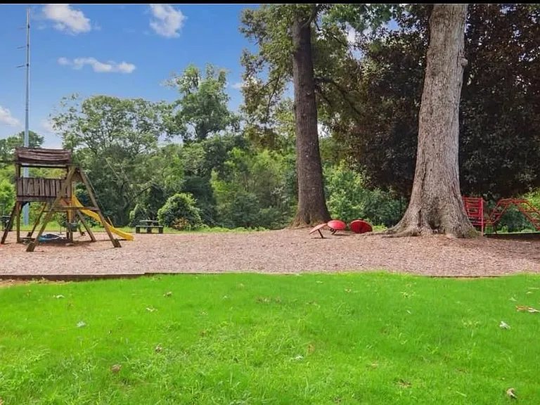 3163 Colonial Way #H — Photo 20