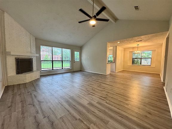 3rd image of 1421 Glyndon Dr