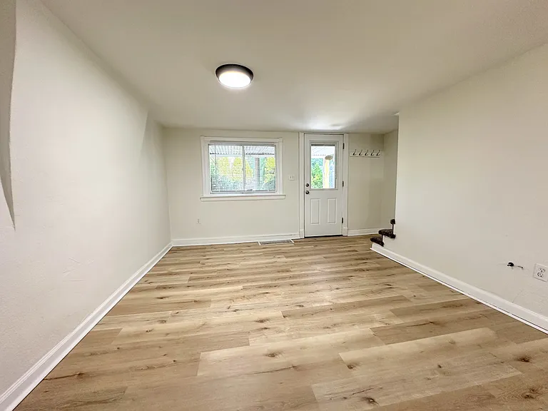 411 Sapphire Way — Photo 8