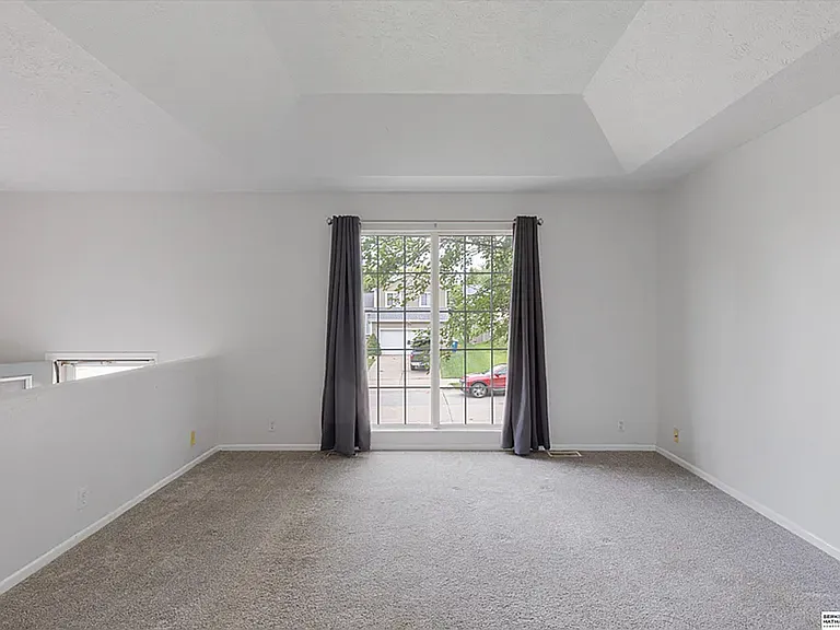 6726 N 111th St — Photo 2
