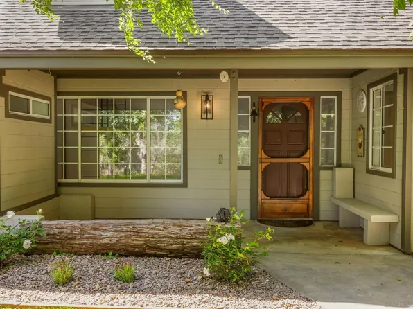 2029 Winterwarm Dr, Fallbrook, CA 92028