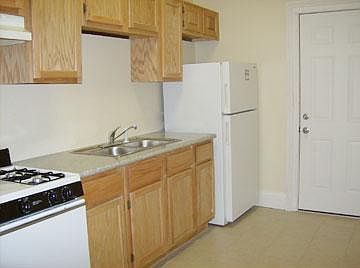2nd image of 1225 Fern St #5