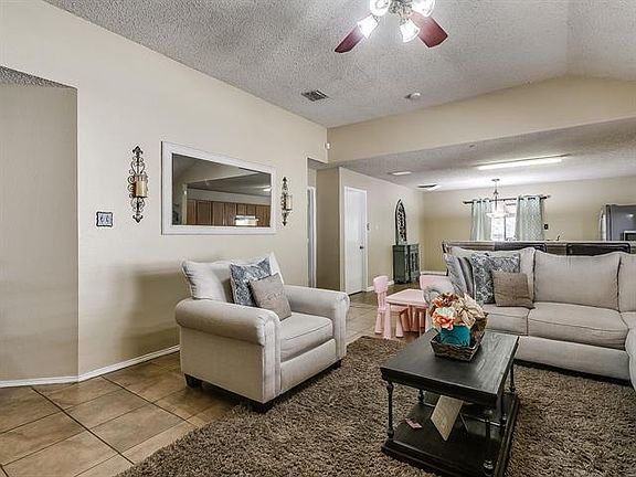 4th image of 9353 Goldenview Dr
