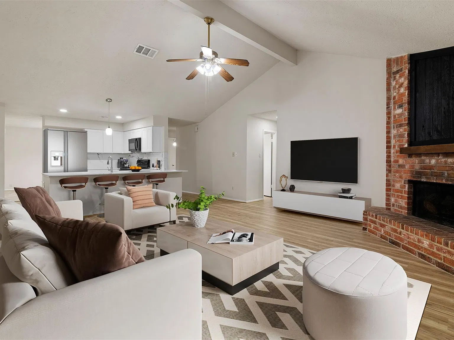 3 bed, 2.0 bath, 1695 sqft, $1,900 — Photo 3