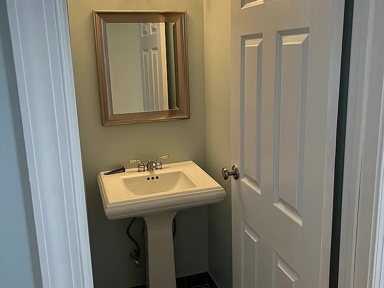 1706 Green St #2R — Photo 9