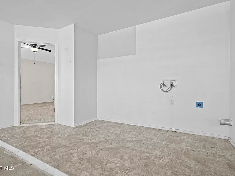 4989 Marcella Santillana — Photo 29
