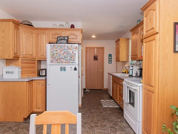 2nd image of N3639 Grahl Dr #B