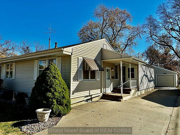 2nd image of 1709 W Louise St